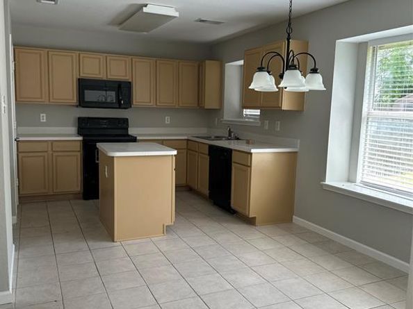 1366  WESTVIEW Drive , Garland Texas 75040