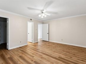 4008  Ridglea Country Club Drive  304, Fort Worth Texas 76126