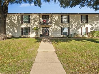 4008  Ridglea Country Club Drive 
