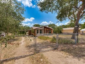 412  Calgary Road , Azle Texas 76020