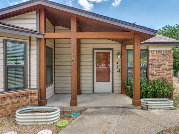 412  Calgary Road , Azle Texas 76020