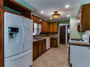 412  Calgary Road , Azle Texas 76020