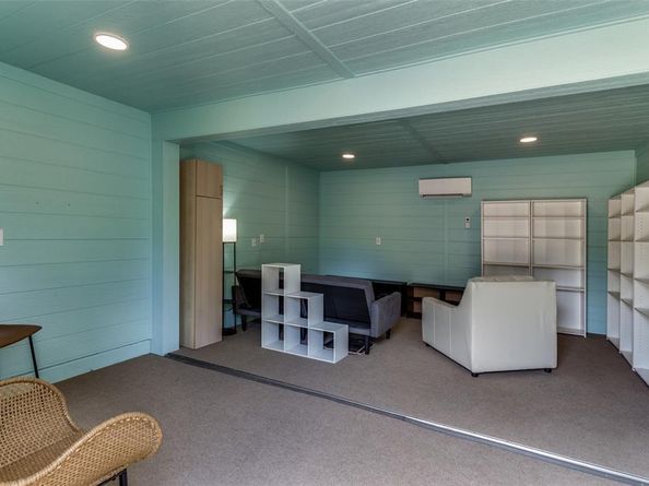 412  Calgary Road , Azle Texas 76020