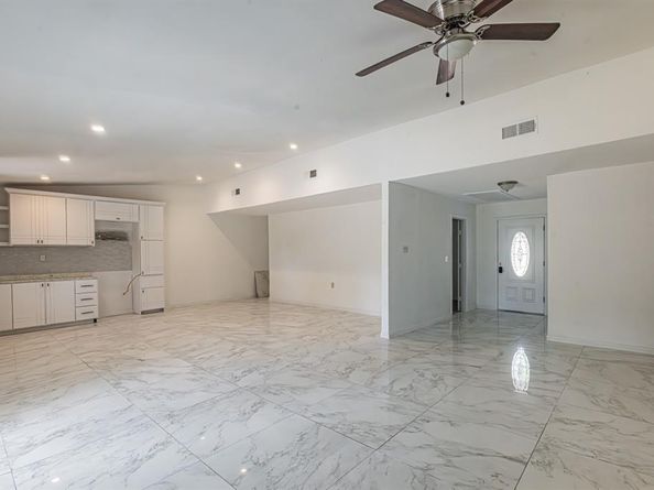 10024  Mill Valley Lane , Dallas Texas 75217