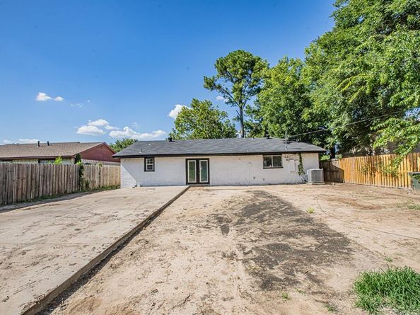 10024  Mill Valley Lane , Dallas Texas 75217