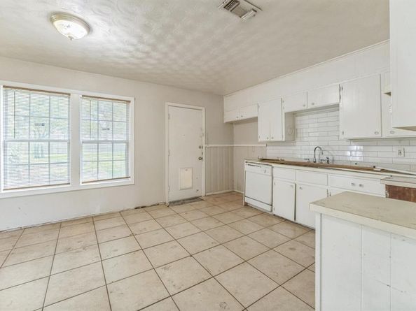 3733  Columbine Drive , Everman Texas 76140