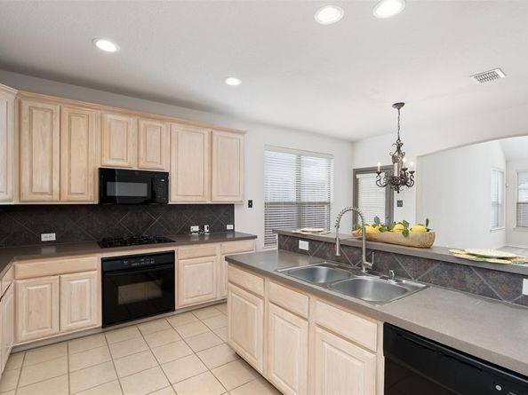 1825  Amber Lane , Carrollton Texas 75007