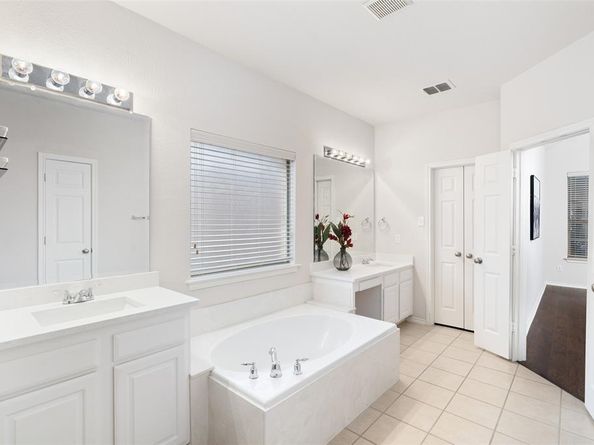 1825  Amber Lane , Carrollton Texas 75007