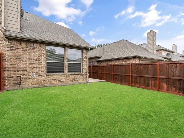 1825  Amber Lane , Carrollton Texas 75007