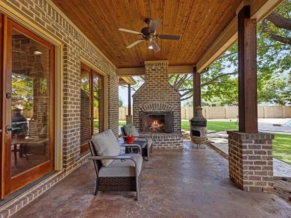 2965 S Sunbeck Circle , Farmers Branch Texas 75234