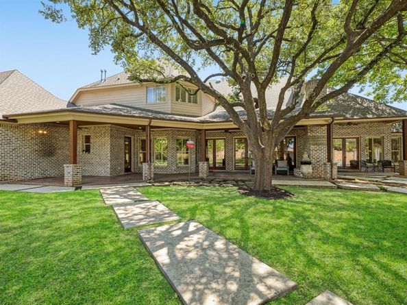 2965 S Sunbeck Circle , Farmers Branch Texas 75234