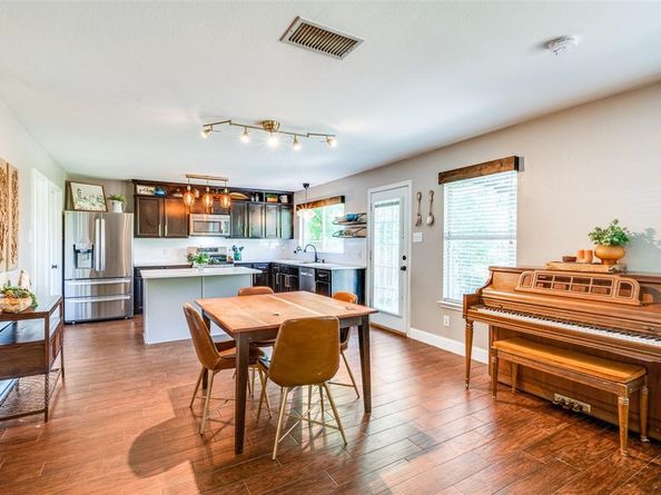 1405  Cardinal Way , Aubrey Texas 76227