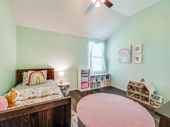 1405  Cardinal Way , Aubrey Texas 76227