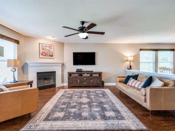 1405  Cardinal Way , Aubrey Texas 76227