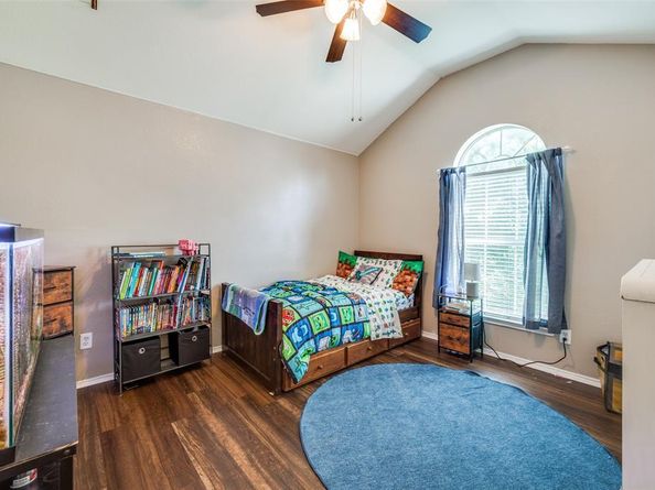 1405  Cardinal Way , Aubrey Texas 76227