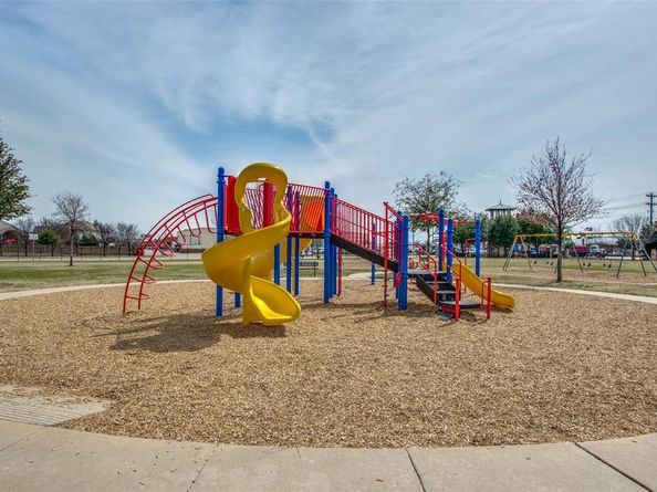 1405  Cardinal Way , Aubrey Texas 76227