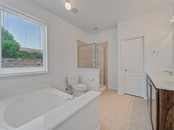 421  Kirby Drive , Lantana Texas 76226