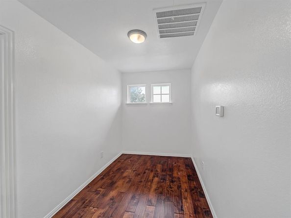 421  Kirby Drive , Lantana Texas 76226