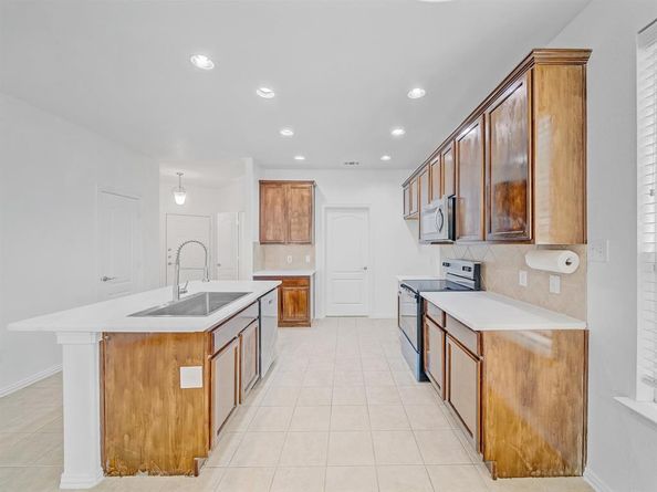 421  Kirby Drive , Lantana Texas 76226