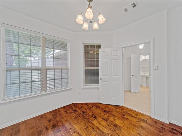 421  Kirby Drive , Lantana Texas 76226