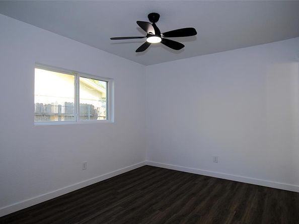 810  Laguna Drive , Garland Texas 75043
