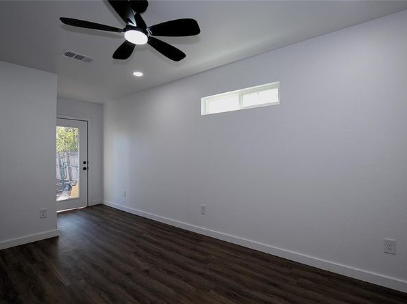 810  Laguna Drive , Garland Texas 75043