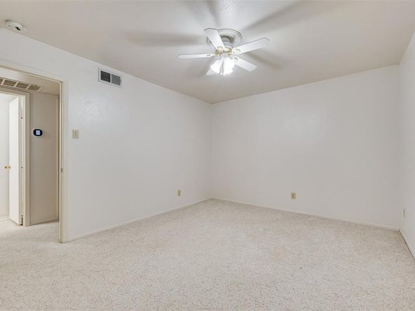 2807  Lineville Drive  104, Farmers Branch Texas 75234