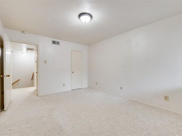 2807  Lineville Drive  104, Farmers Branch Texas 75234
