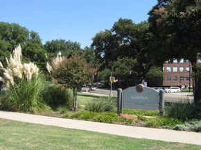 3200  Ross Avenue  42, Dallas Texas 75204