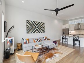 3200  Ross Avenue  42, Dallas Texas 75204