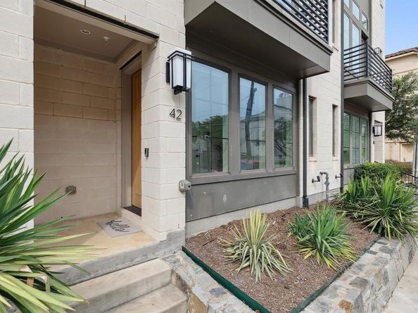 3200  Ross Avenue  42, Dallas Texas 75204