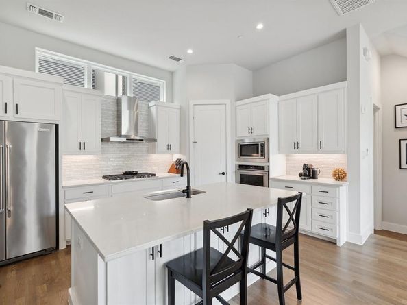 3200  Ross Avenue  42, Dallas Texas 75204