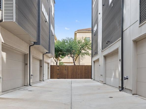 3200  Ross Avenue  42, Dallas Texas 75204