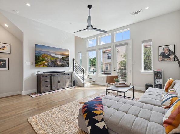3200  Ross Avenue  42, Dallas Texas 75204
