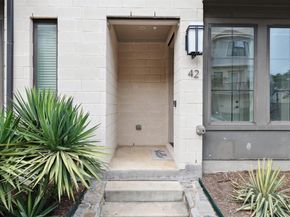 3200  Ross Avenue  42, Dallas Texas 75204