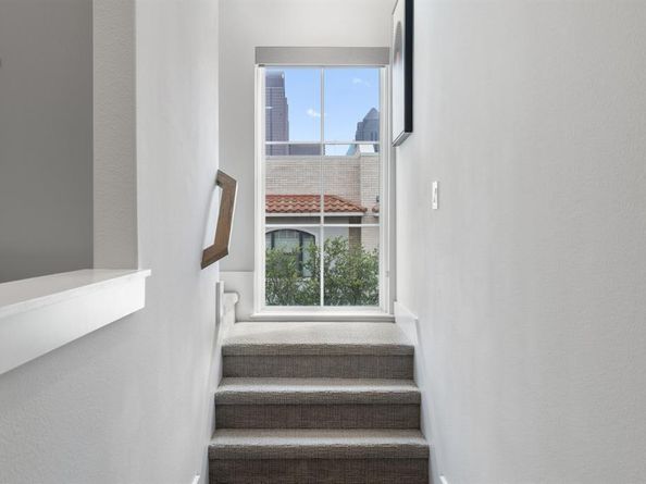 3200  Ross Avenue  42, Dallas Texas 75204
