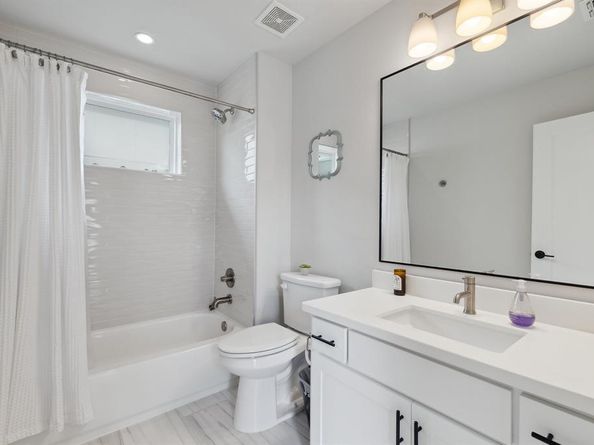 3200  Ross Avenue  42, Dallas Texas 75204