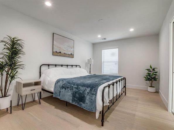 1614  Engle Avenue , Dallas Texas 75224
