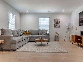 1614  Engle Avenue , Dallas Texas 75224