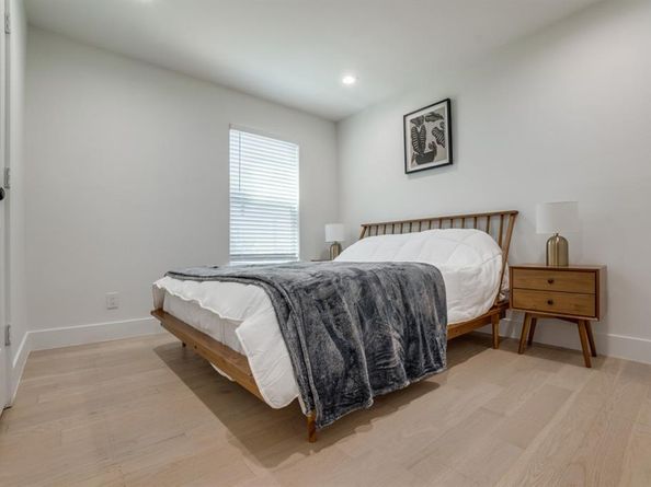 1614  Engle Avenue , Dallas Texas 75224