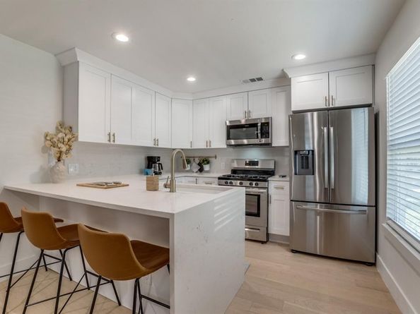 1614  Engle Avenue , Dallas Texas 75224