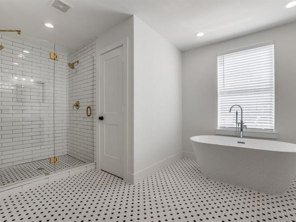 1614  Engle Avenue , Dallas Texas 75224