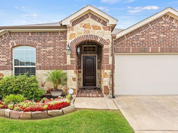 8400  Sioux Trail , Aubrey Texas 76227