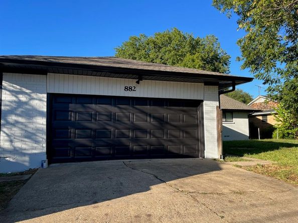 882  Magnolia Lane , Lancaster Texas 75146