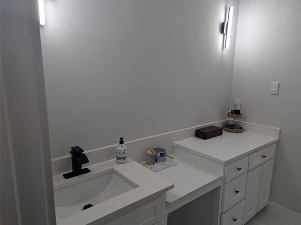 882  Magnolia Lane , Lancaster Texas 75146