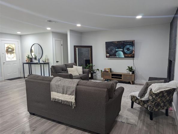 882  Magnolia Lane , Lancaster Texas 75146