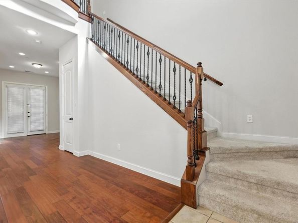 6755  Plaza Via  , Irving Texas 75039