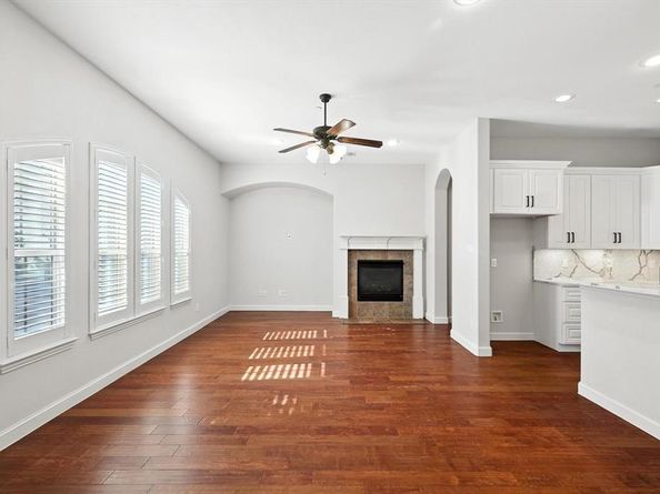 6755  Plaza Via  , Irving Texas 75039