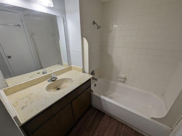 6004  Westridge Lane  704, Fort Worth Texas 76116