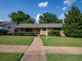846  Creekridge Drive , Dallas Texas 75218